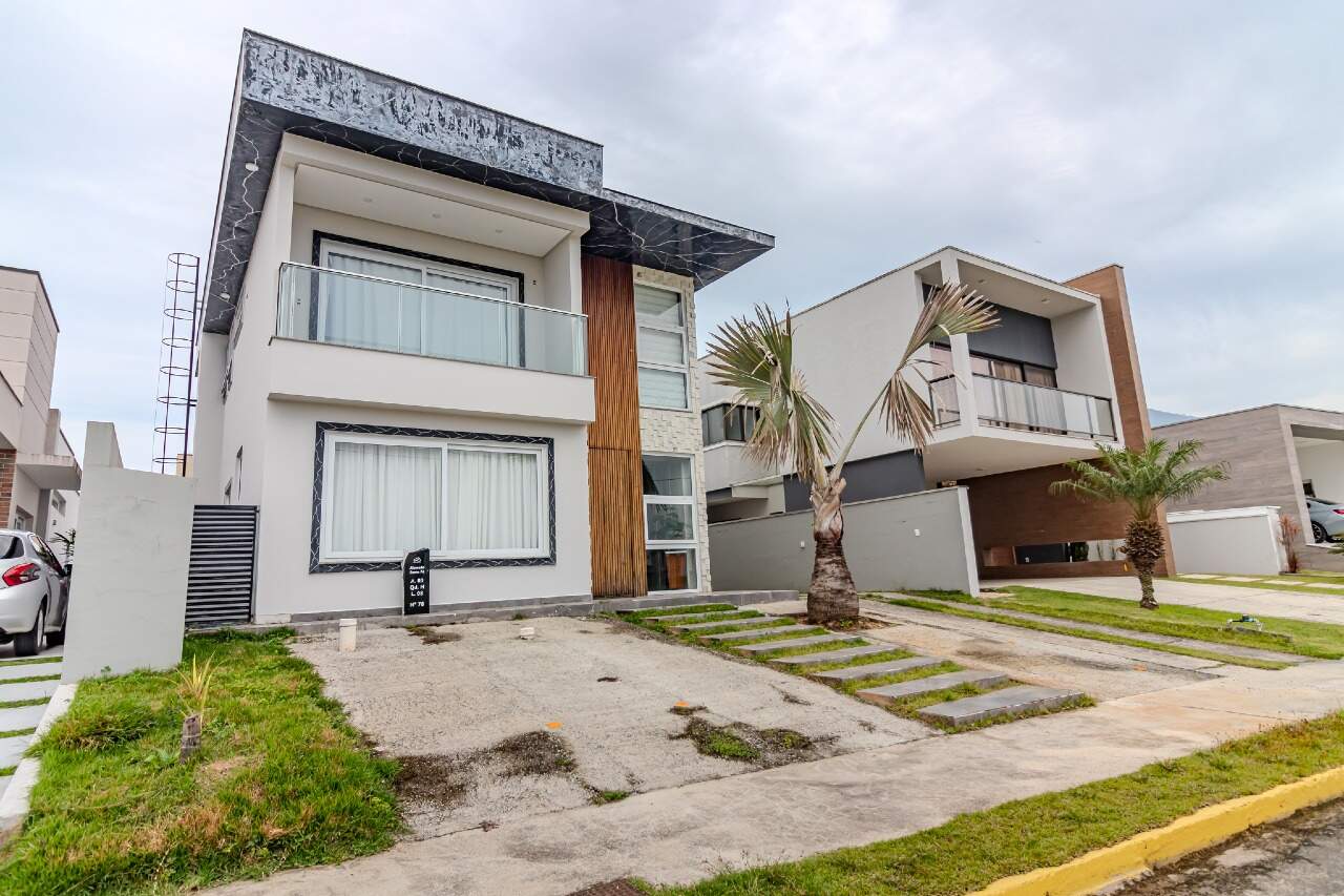 Casa de Condomínio de 3 quartos, 620m² no bairro Santa Regina, em Camboriú | Eu Corretor