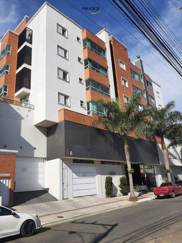 Apartamento de 2 quartos, 122m² no bairro Centro, em Balneário Camboriú | Eu Corretor