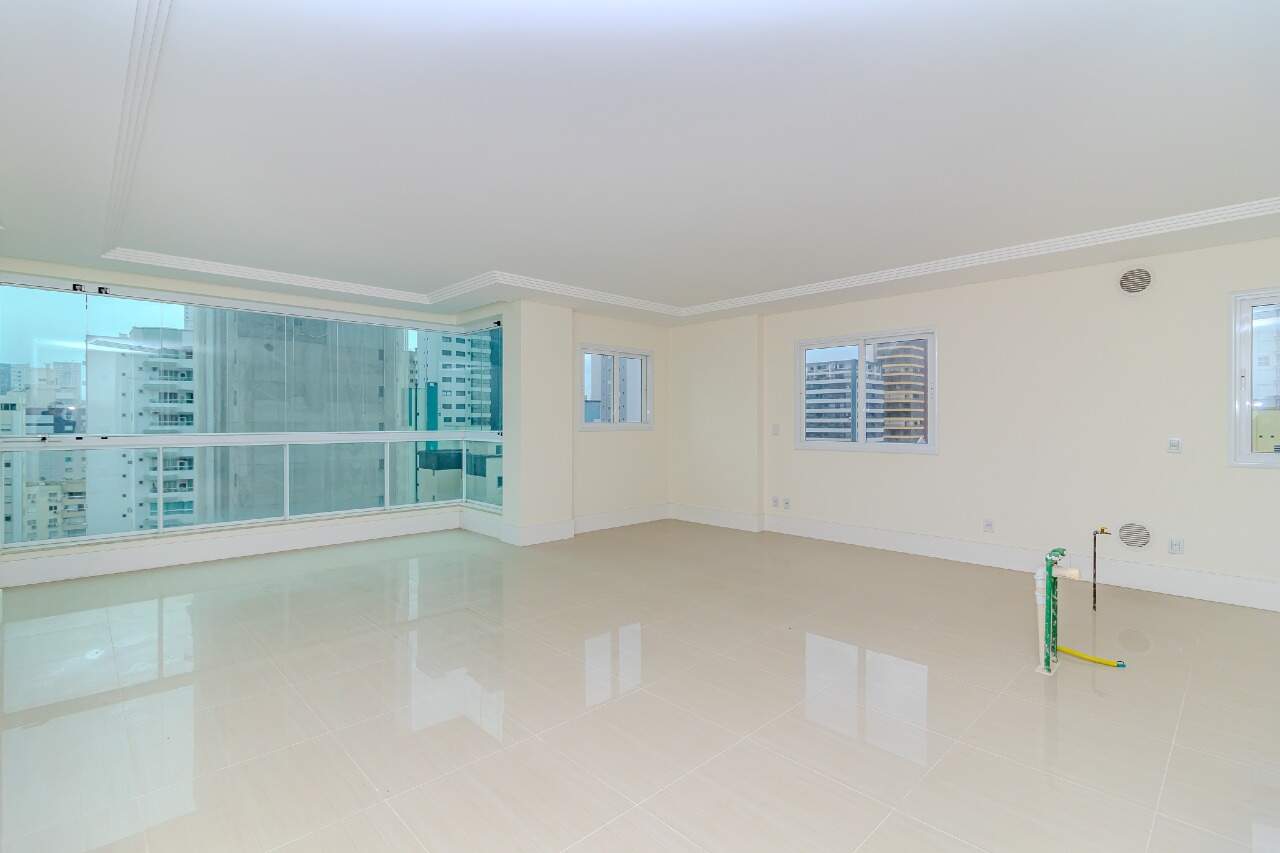 Apartamento de 3 quartos, 136m² no bairro Centro, em Balneário Camboriú | Eu Corretor