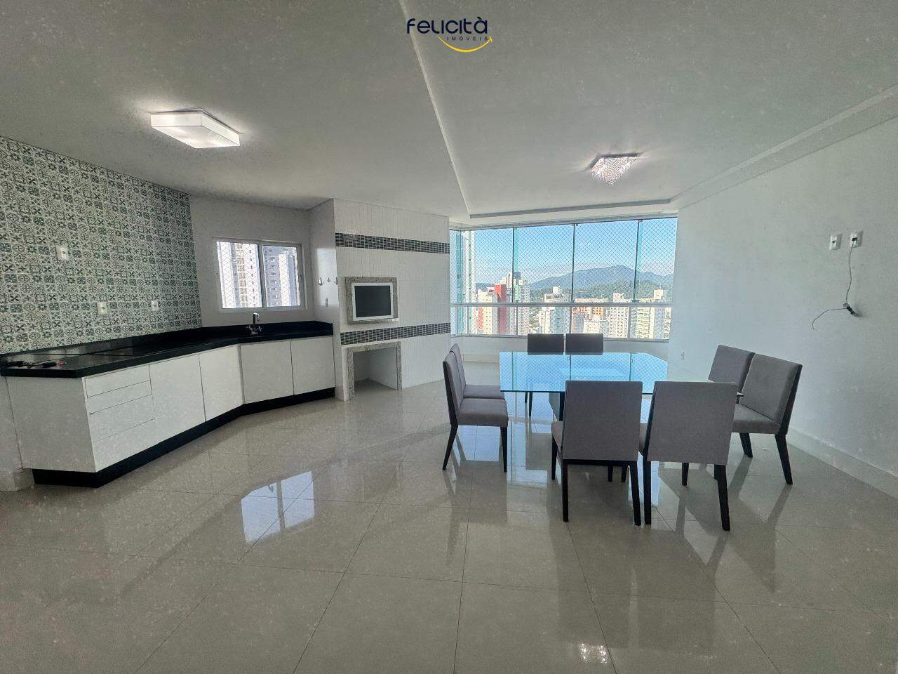 Apartamento de 3 quartos, 136m² no bairro Centro, em Balneário Camboriú | Eu Corretor