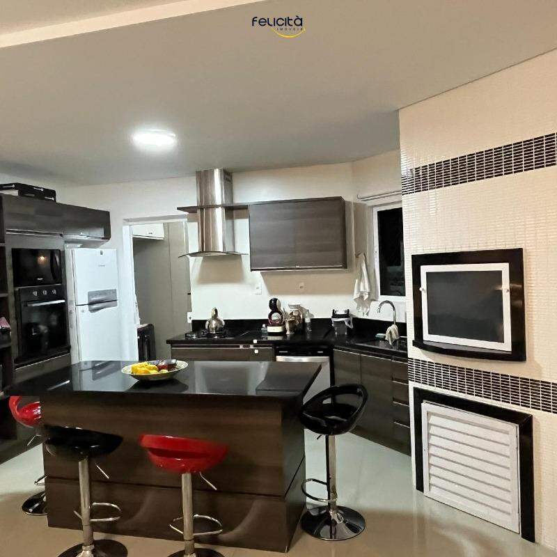 Apartamento de 3 quartos, 136m² no bairro Centro, em Balneário Camboriú | Eu Corretor