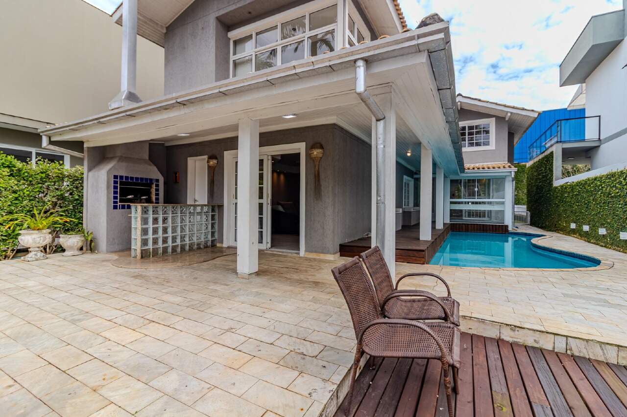 Casa de Condomínio de 3 quartos, 220m² no bairro Barra, em Balneário Camboriú | Eu Corretor