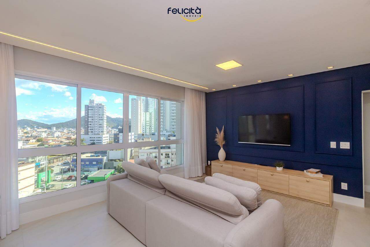 Apartamento de 4 quartos, 132m² no bairro Centro, em Balneário Camboriú | Eu Corretor