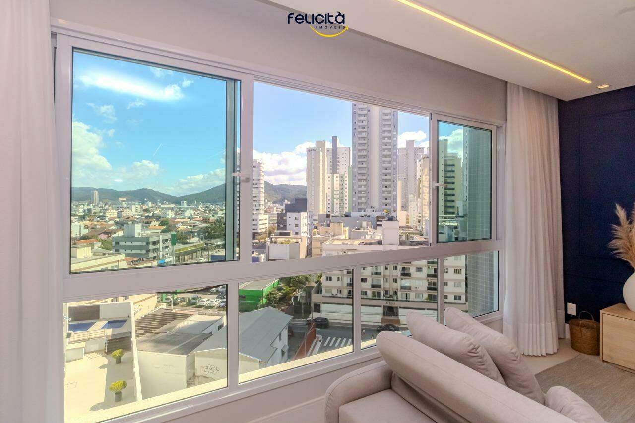 Apartamento de 4 quartos, 132m² no bairro Centro, em Balneário Camboriú | Eu Corretor