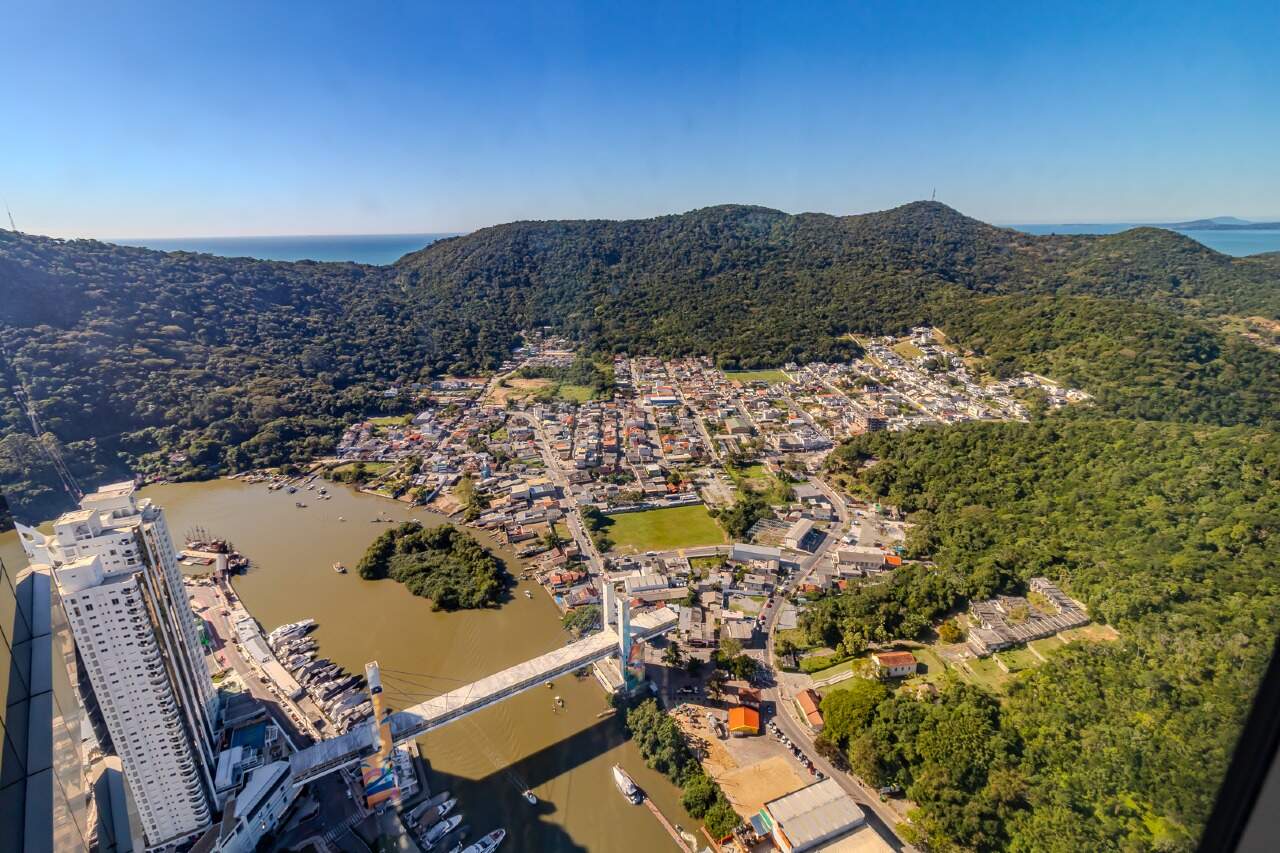 Apartamento de 6 quartos, 530m² no bairro Centro, em Balneário Camboriú | Eu Corretor