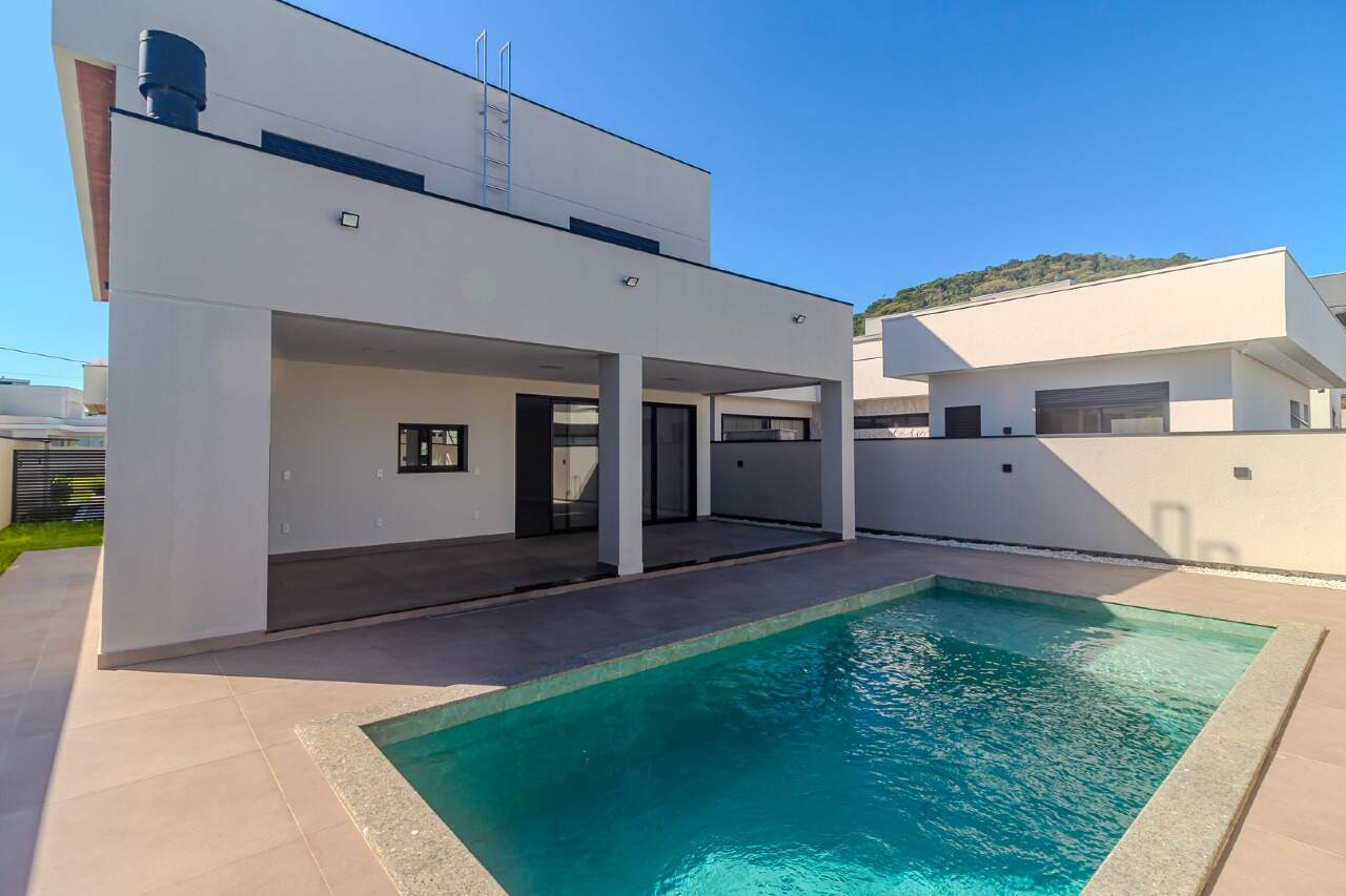 Casa de Condomínio de 4 quartos, 378m² no bairro Santa Regina, em Camboriú | Eu Corretor