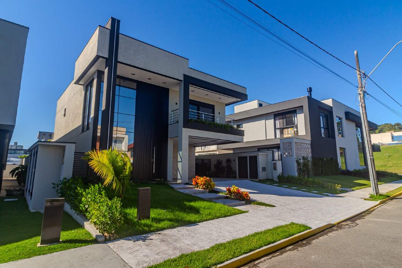 Casa de Condomínio de 4 quartos, 378m² no bairro Santa Regina, em Camboriú | Eu Corretor