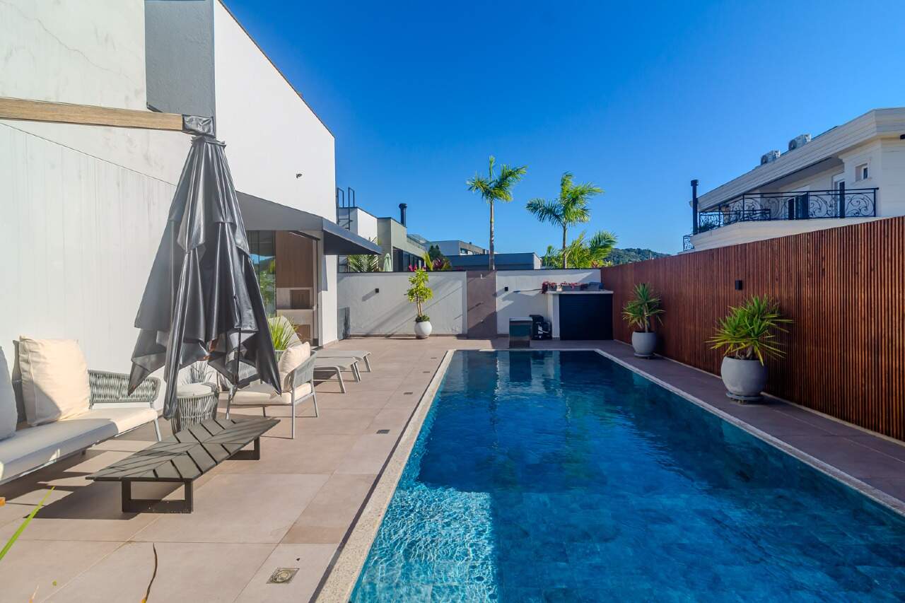 Casa de Condomínio de 4 quartos, 280m² no bairro Santa Regina, em Camboriú | Eu Corretor
