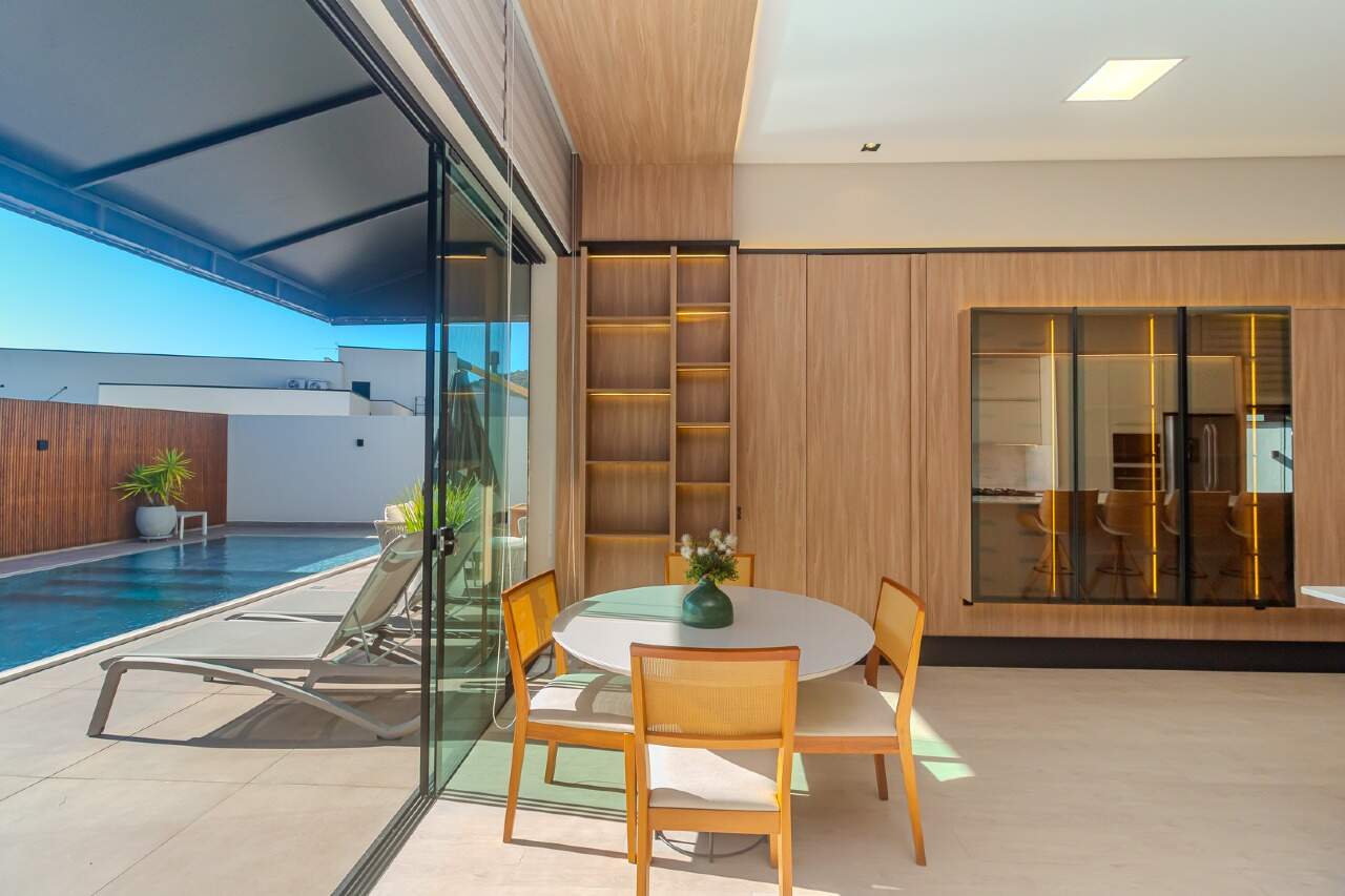 Casa de Condomínio de 4 quartos, 280m² no bairro Santa Regina, em Camboriú | Eu Corretor