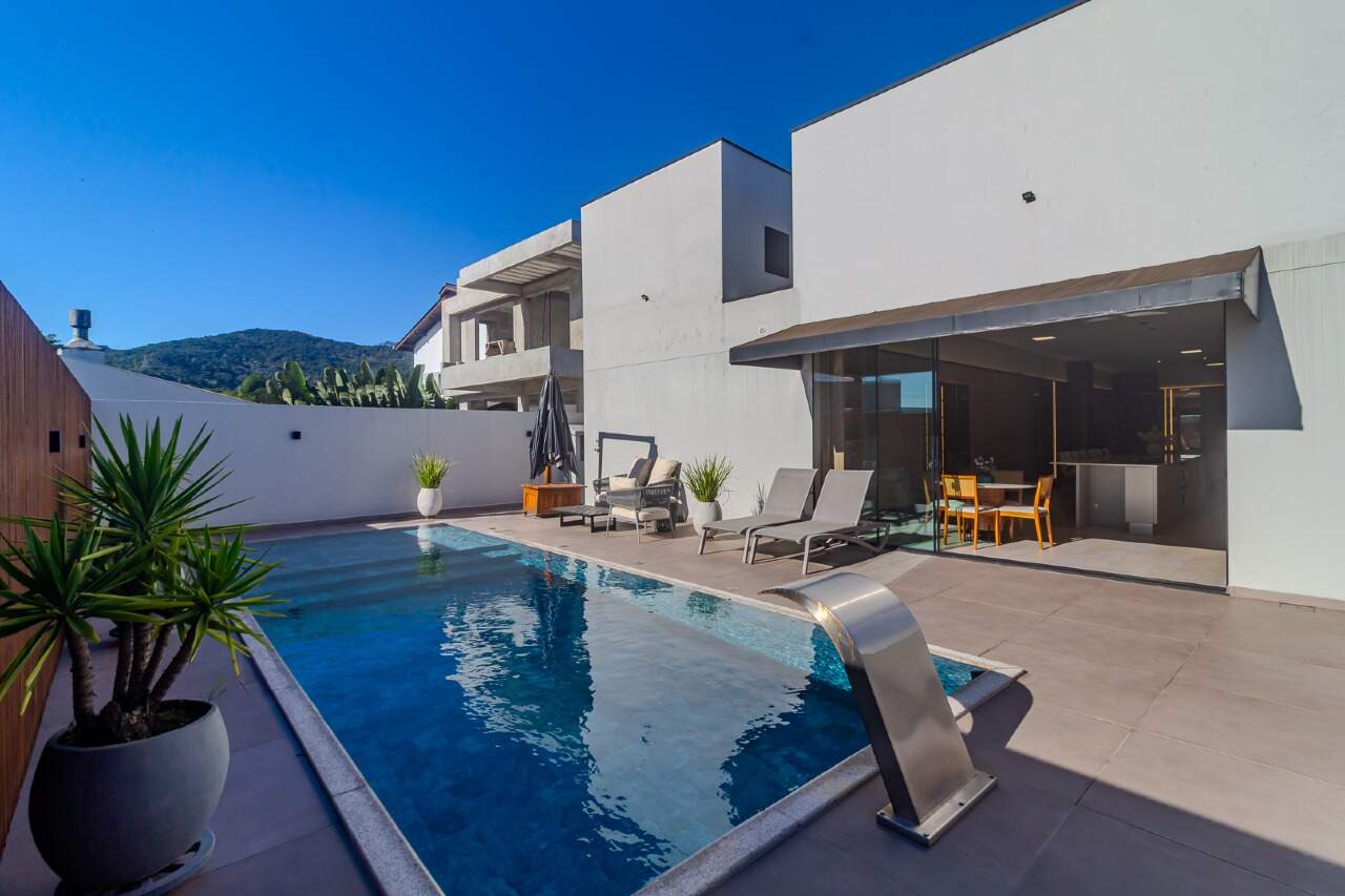 Casa de Condomínio de 4 quartos, 280m² no bairro Santa Regina, em Camboriú | Eu Corretor