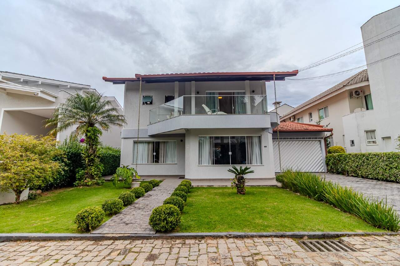 Casa de Condomínio de 3 quartos, 480m² no bairro Estados, em Balneário Camboriú | Eu Corretor
