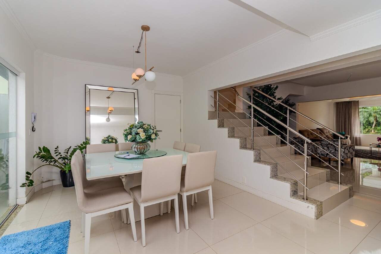 Casa de Condomínio de 3 quartos, 480m² no bairro Estados, em Balneário Camboriú | Eu Corretor