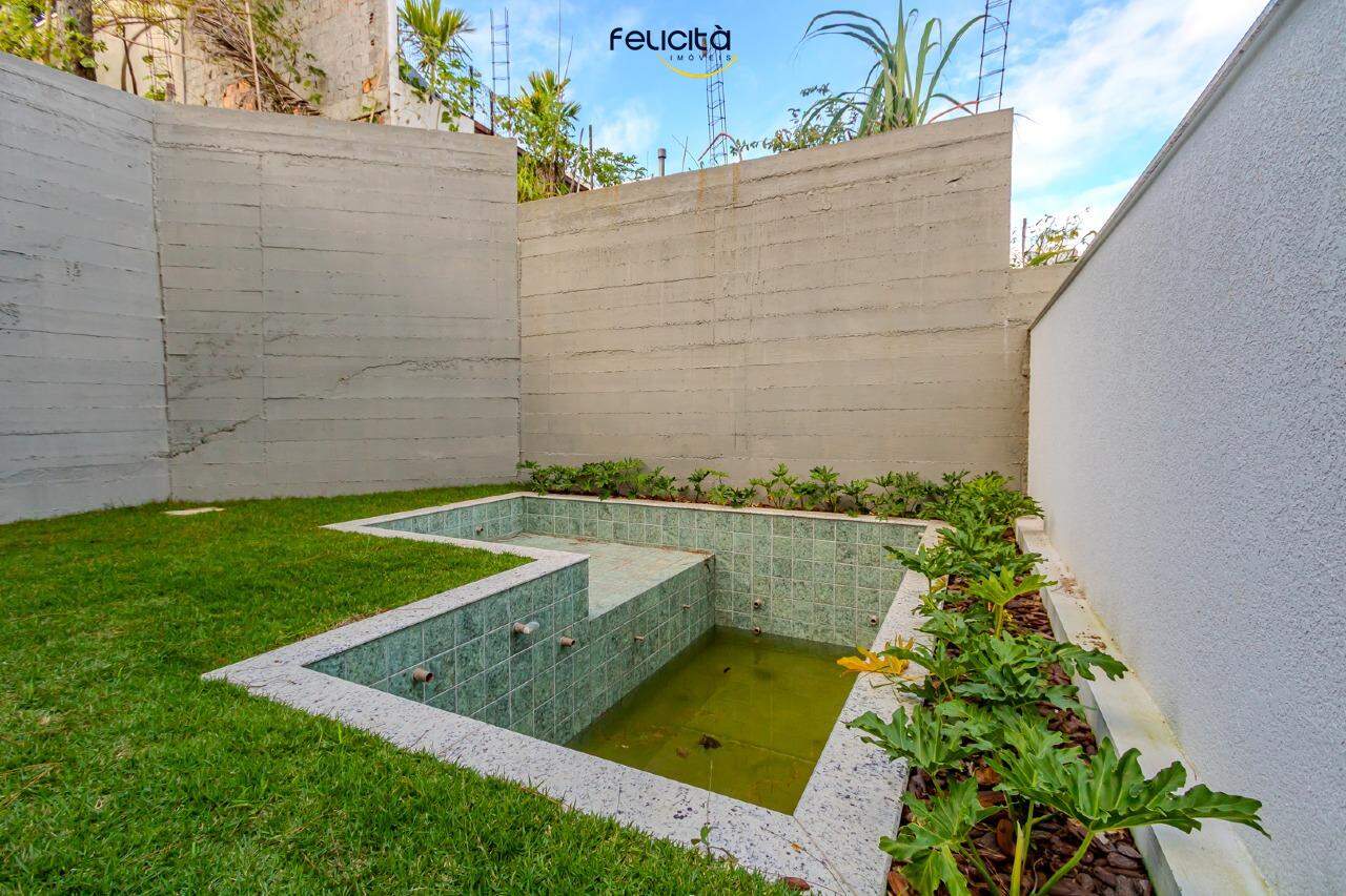 Casa de 4 quartos, 202m² no bairro Ariribá, em Balneário Camboriú | Eu Corretor