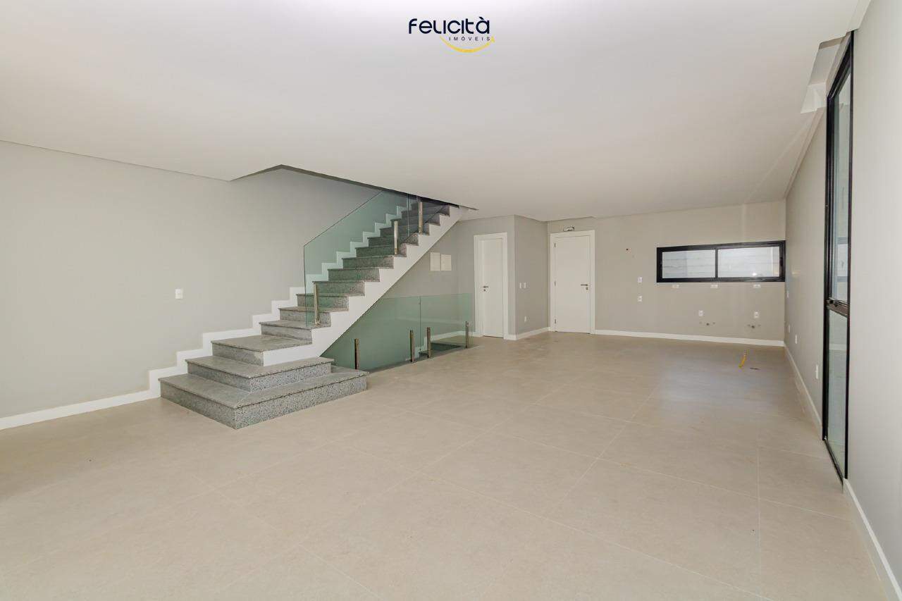 Casa de 4 quartos, 202m² no bairro Ariribá, em Balneário Camboriú | Eu Corretor