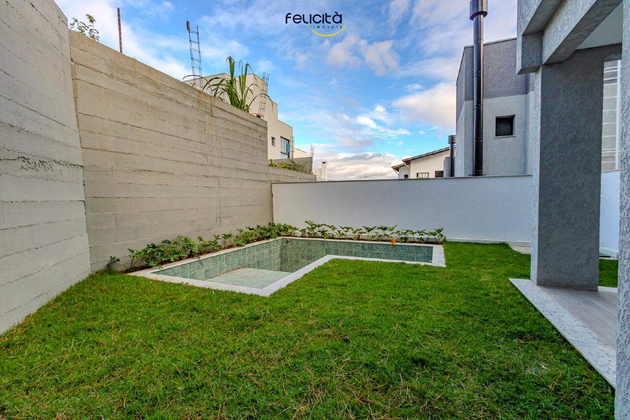 Casa de 4 quartos, 202m² no bairro Ariribá, em Balneário Camboriú | Eu Corretor