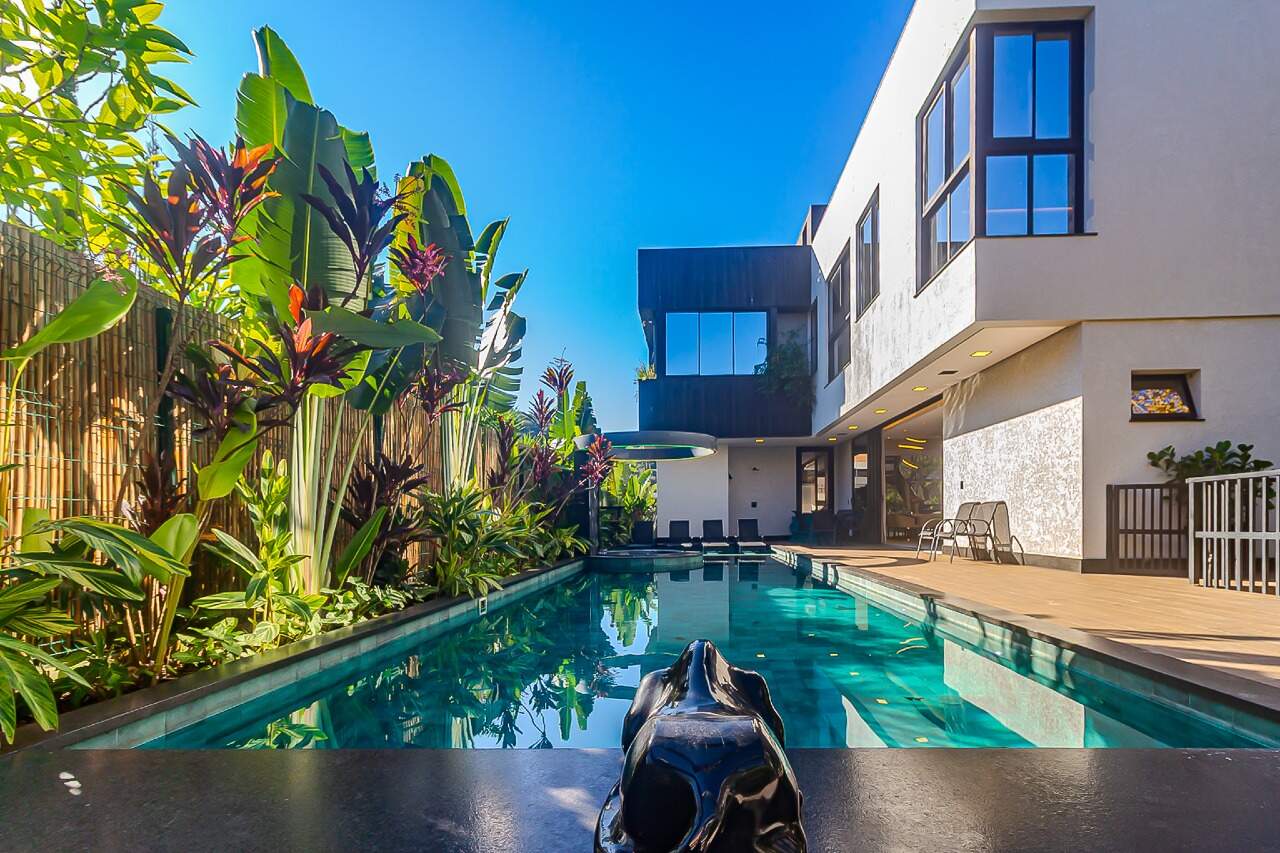 Casa de Condomínio de 4 quartos, 630m² no bairro Praia do Estaleiro, em Balneário Camboriú | Eu Corretor