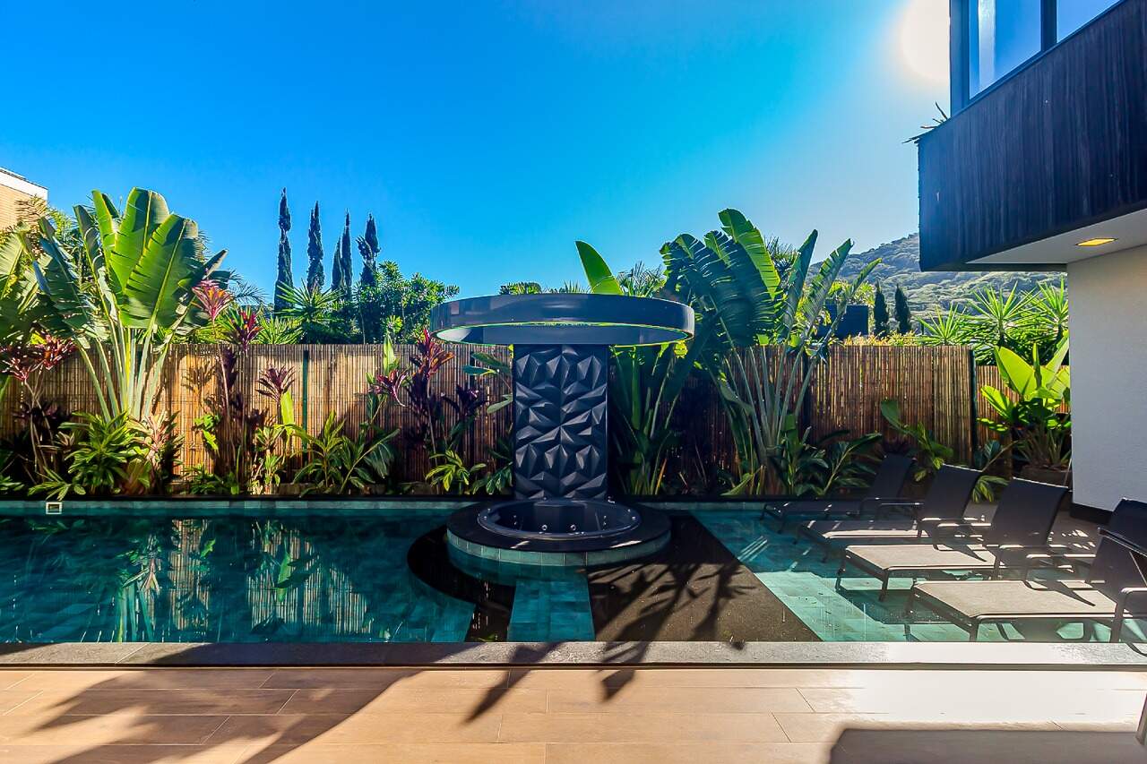 Casa de Condomínio de 4 quartos, 630m² no bairro Praia do Estaleiro, em Balneário Camboriú | Eu Corretor