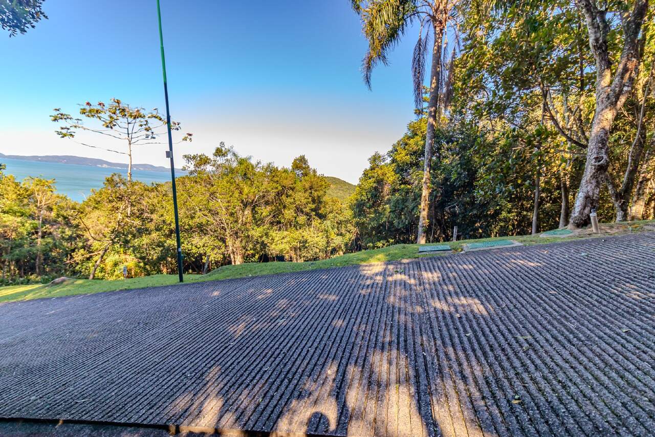 Lote/Terreno de 540m² no bairro Praia do Estaleirinho, em Balneário Camboriú | Eu Corretor