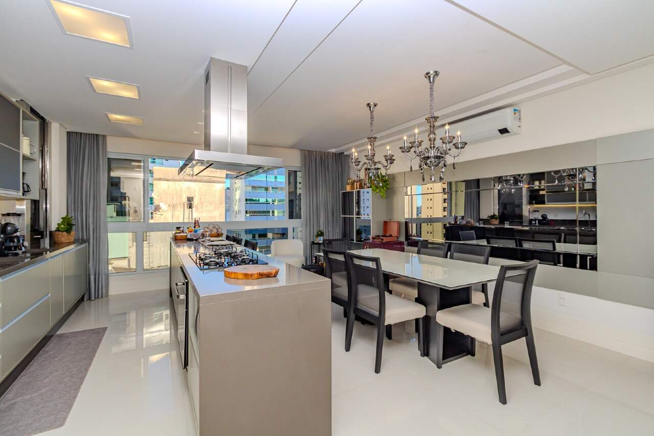 Apartamento de 3 quartos, 122m² no bairro Pioneiros, em Balneário Camboriú | Eu Corretor