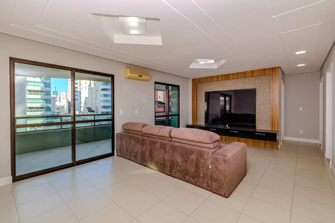 Apartamento de 3 quartos, 597m² no bairro Centro, em Balneário Camboriú | Eu Corretor