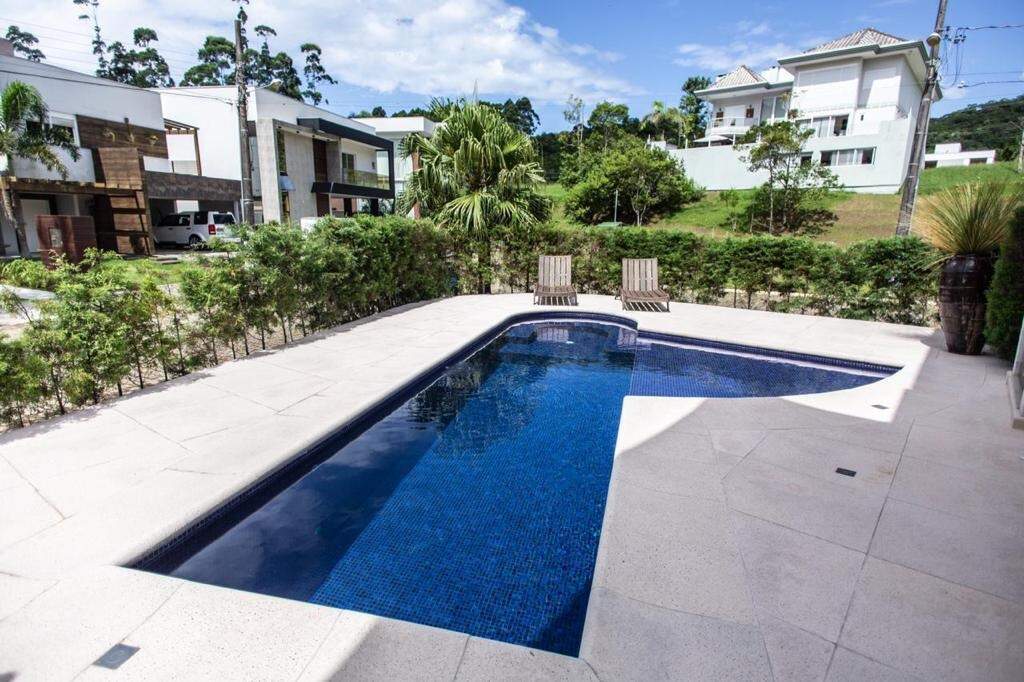 Casa de Condomínio de 5 quartos, 350m² no bairro Ariribá, em Balneário Camboriú | Eu Corretor