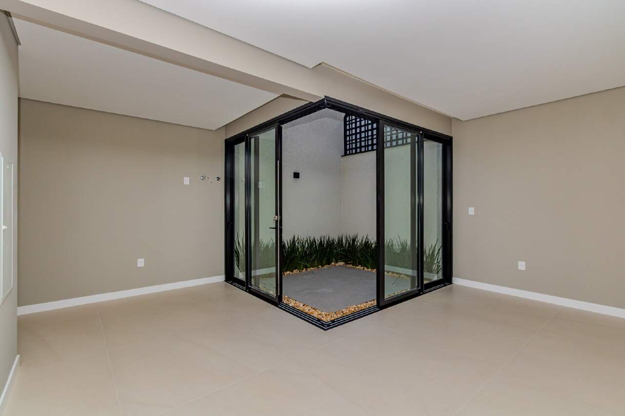 Casa de 3 quartos, 247m² no bairro Centro, em Balneário Camboriú | Eu Corretor