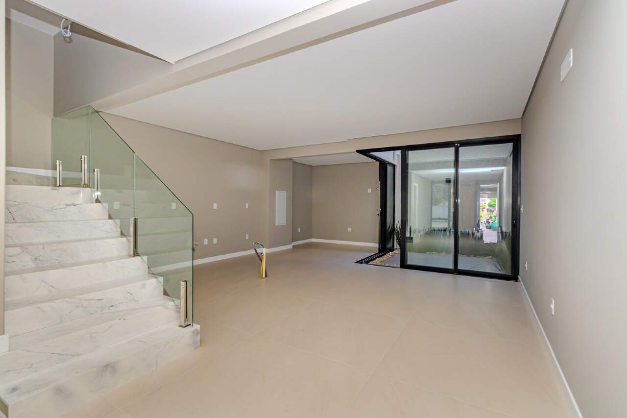 Casa de 3 quartos, 247m² no bairro Centro, em Balneário Camboriú | Eu Corretor