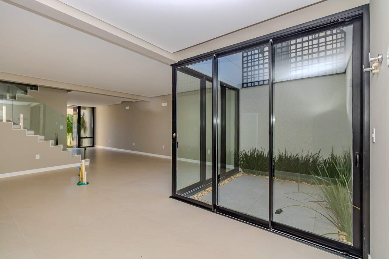 Casa de 3 quartos, 247m² no bairro Centro, em Balneário Camboriú | Eu Corretor
