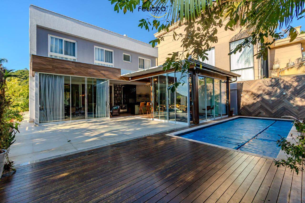 Casa de Condomínio de 4 quartos, 447m² no bairro Ariribá, em Balneário Camboriú | Eu Corretor