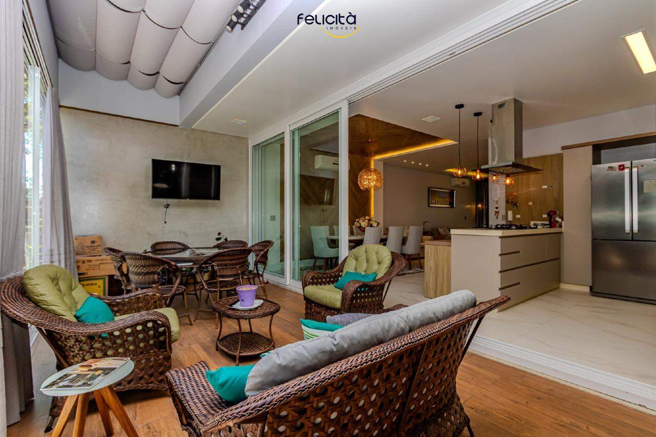 Casa de Condomínio de 4 quartos, 447m² no bairro Ariribá, em Balneário Camboriú | Eu Corretor
