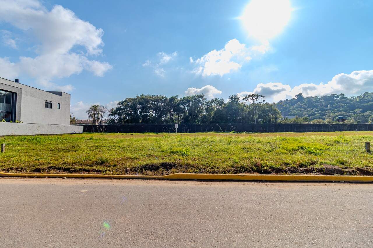 Lote/Terreno de 652m² no bairro Santa Regina, em Camboriú | Eu Corretor