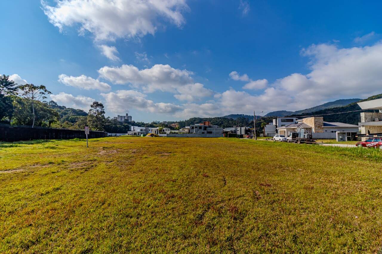 Lote/Terreno de 652m² no bairro Santa Regina, em Camboriú | Eu Corretor