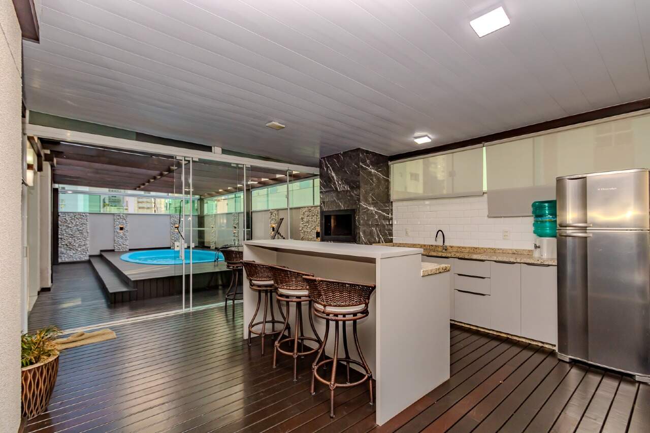 Apartamento de 3 quartos, 181m² no bairro Pioneiros, em Balneário Camboriú | Eu Corretor