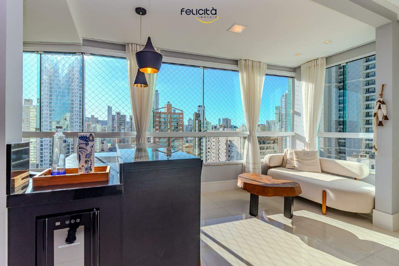 Apartamento de 3 quartos, 135m² no bairro Centro, em Balneário Camboriú | Eu Corretor