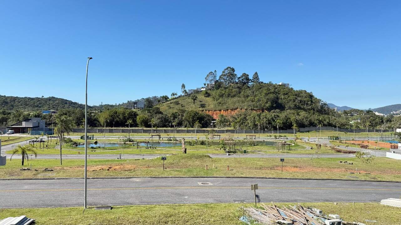 Lote/Terreno de 451m² no bairro Centro, em Camboriú | Eu Corretor