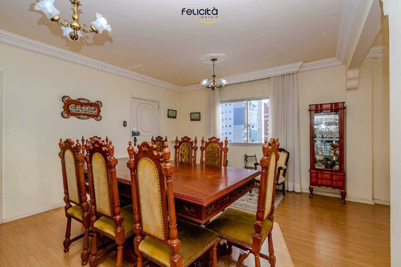 Apartamento de 3 quartos, 140m² no bairro Centro, em Balneário Camboriú | Eu Corretor