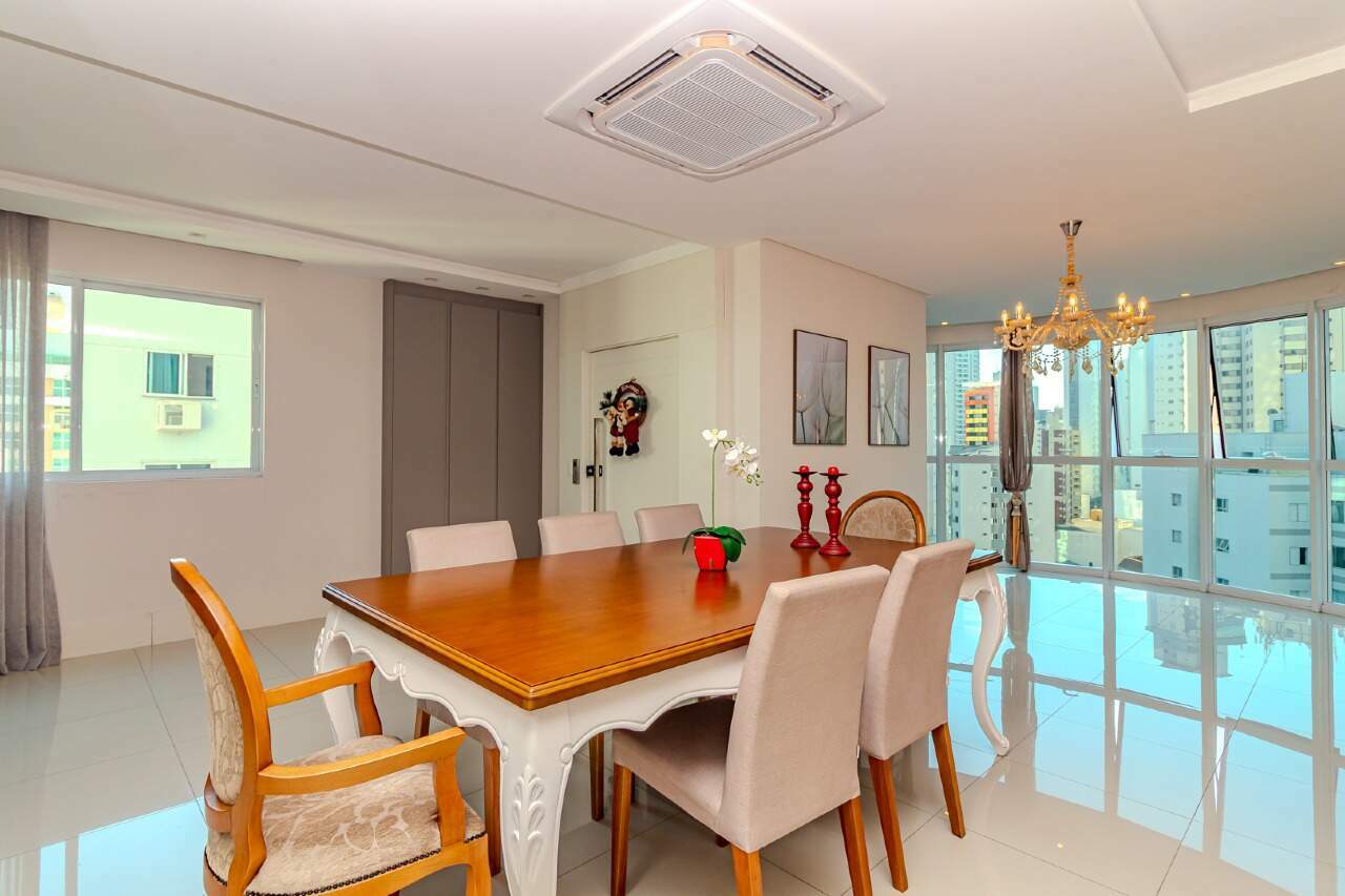Apartamento de 3 quartos, 147m² no bairro Centro, em Balneário Camboriú | Eu Corretor