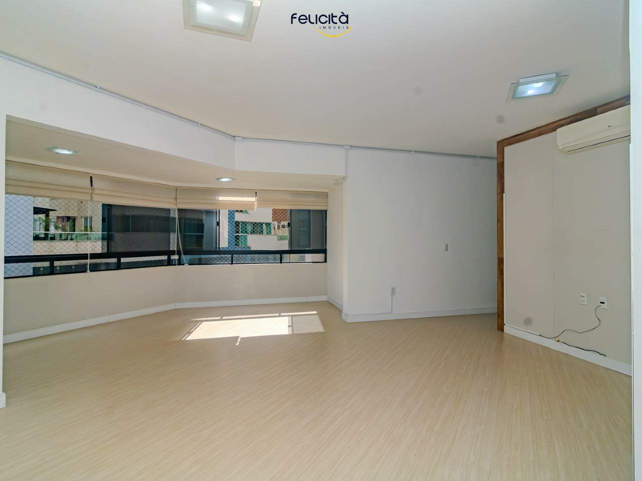 Apartamento de 3 quartos, 110m² no bairro Centro, em Balneário Camboriú | Eu Corretor