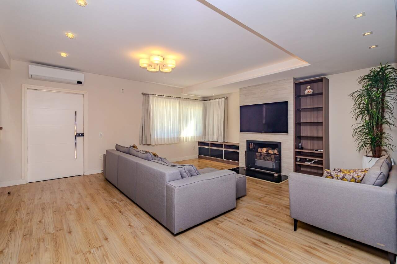 Casa de Condomínio de 3 quartos, 370m² no bairro Estados, em Balneário Camboriú | Eu Corretor