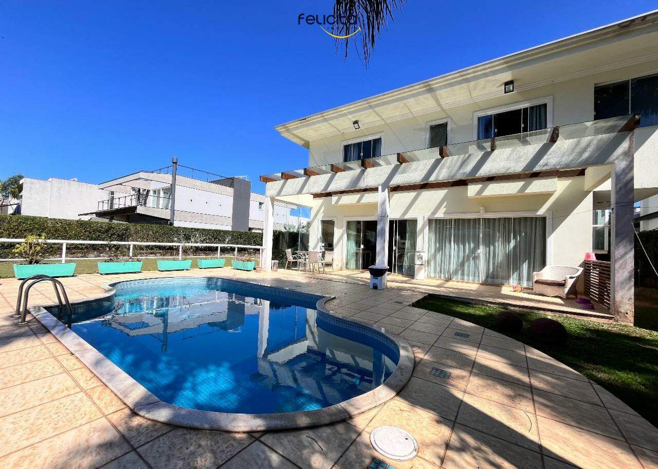 Casa de Condomínio de 4 quartos, 452m² no bairro Praia do Estaleiro, em Balneário Camboriú | Eu Corretor