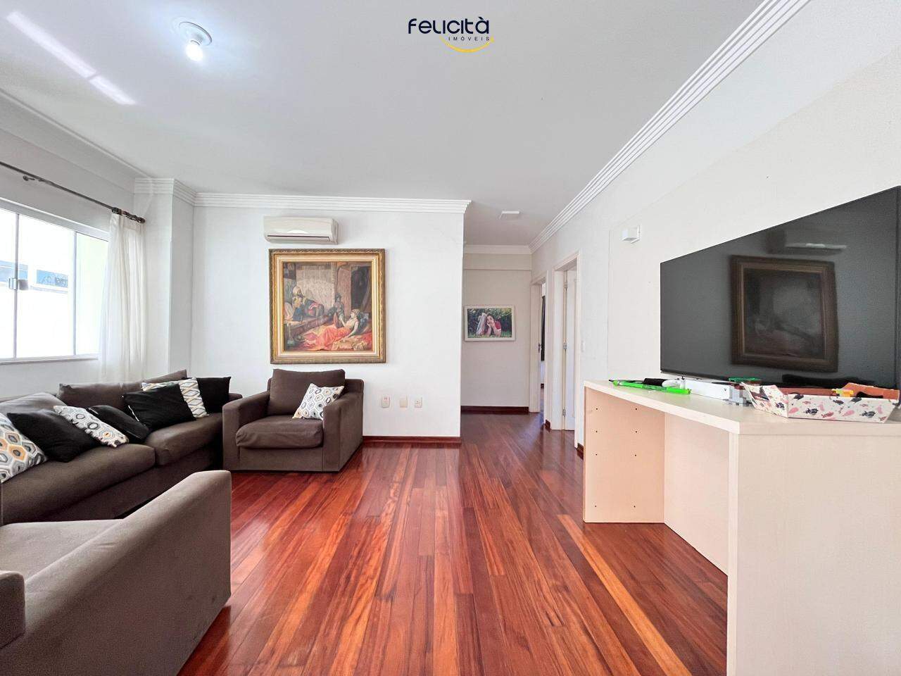 Casa de Condomínio de 4 quartos, 452m² no bairro Praia do Estaleiro, em Balneário Camboriú | Eu Corretor