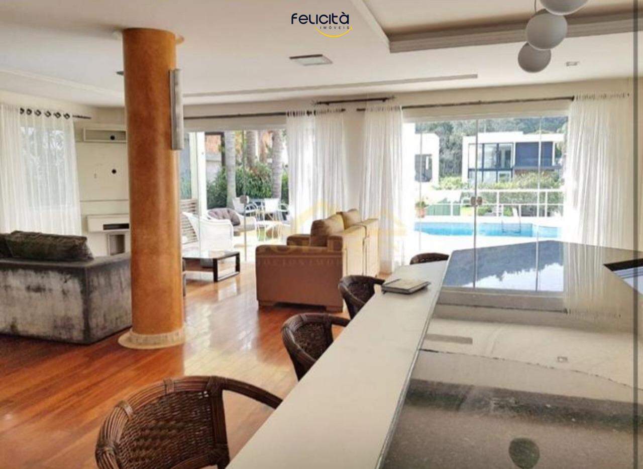 Casa de Condomínio de 4 quartos, 452m² no bairro Praia do Estaleiro, em Balneário Camboriú | Eu Corretor