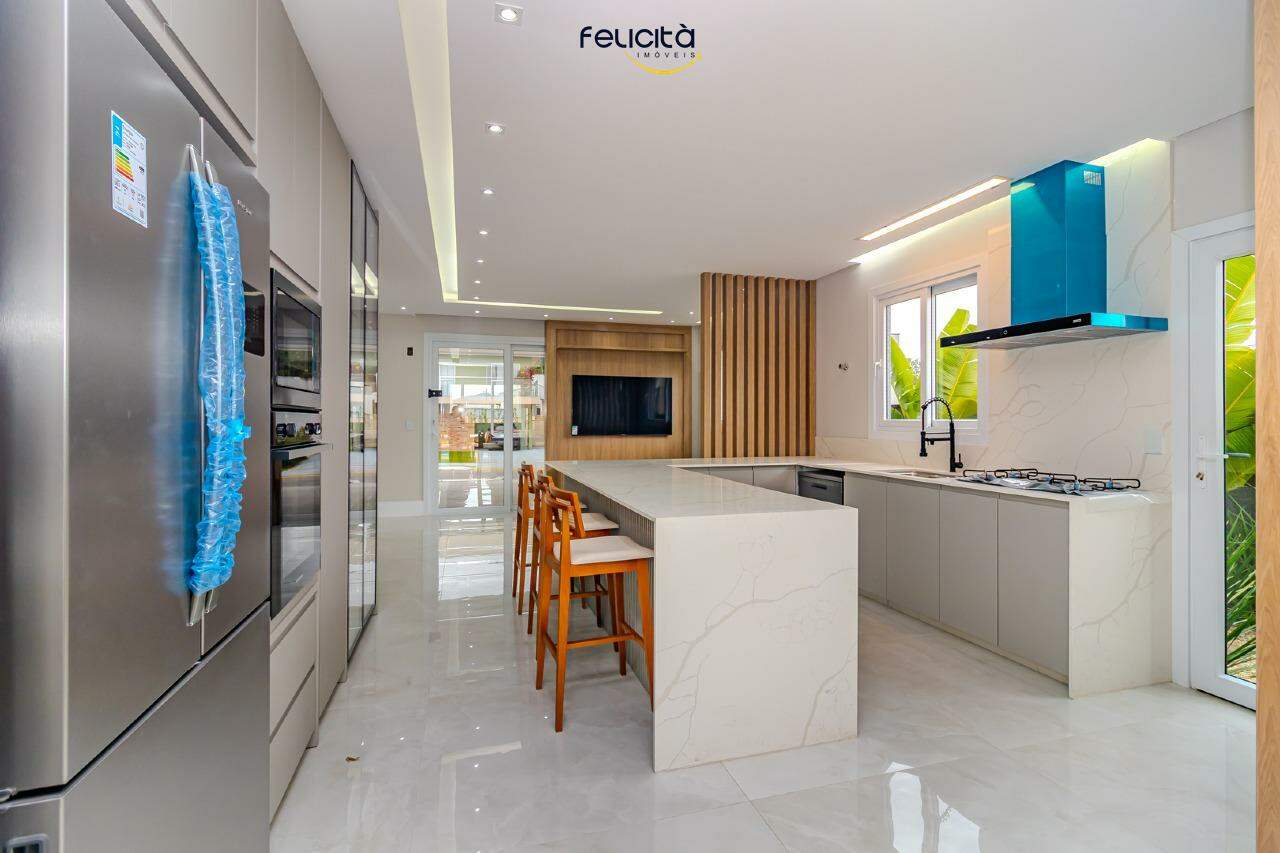 Casa de Condomínio de 4 quartos, 300m² no bairro Santa Regina, em Camboriú | Eu Corretor