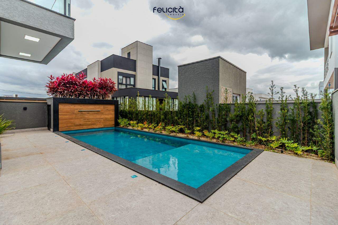 Casa de Condomínio de 4 quartos, 300m² no bairro Santa Regina, em Camboriú | Eu Corretor