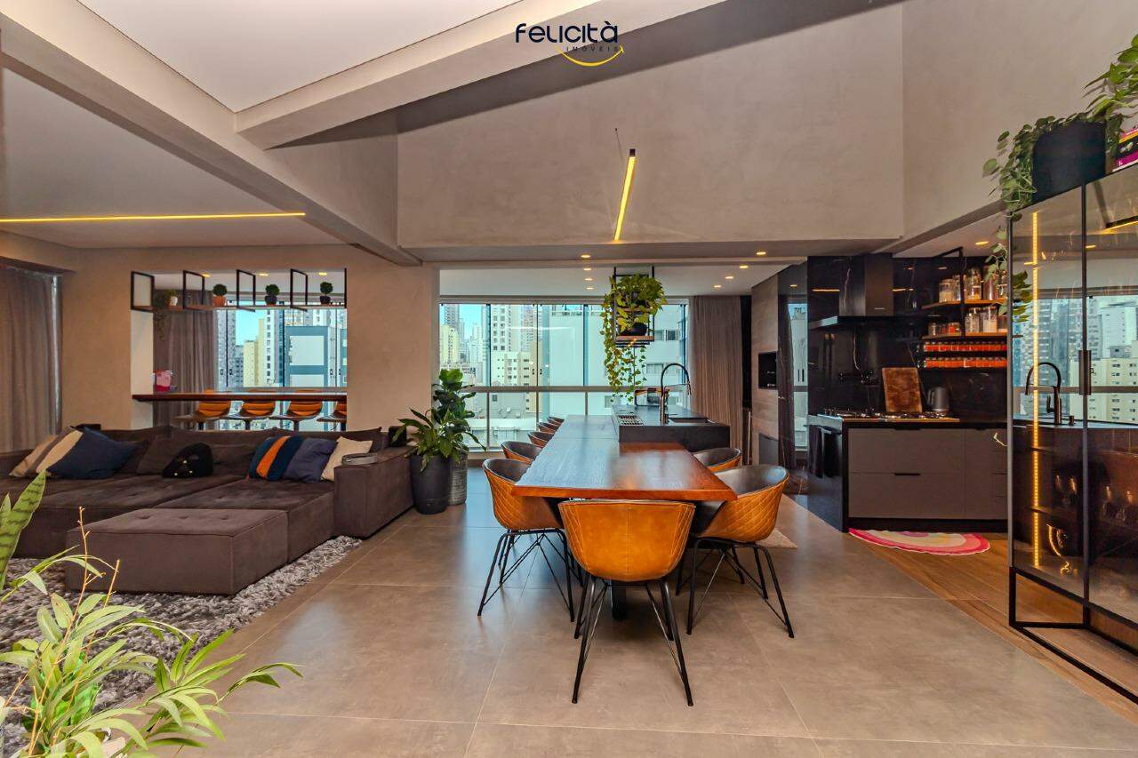 Apartamento de 3 quartos, 210m² no bairro Centro, em Balneário Camboriú | Eu Corretor