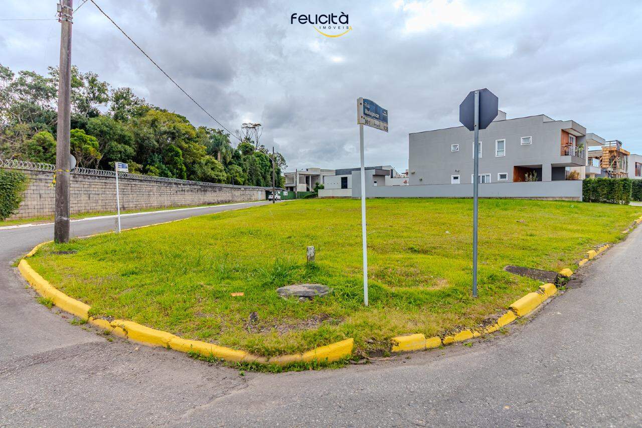 Lote/Terreno de no bairro Santa Regina, em Camboriú | Eu Corretor