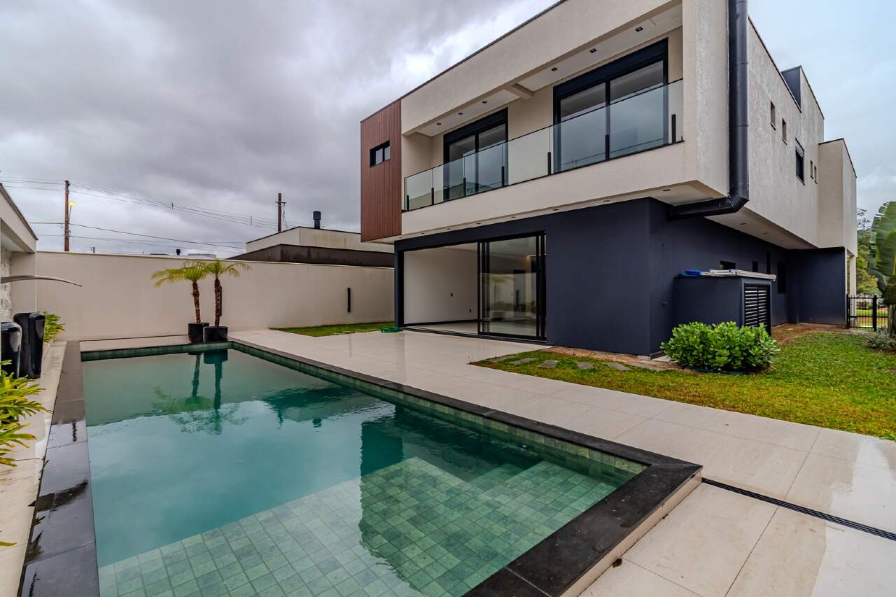 Casa de Condomínio de 5 quartos, 413m² no bairro Santa Regina, em Camboriú | Eu Corretor