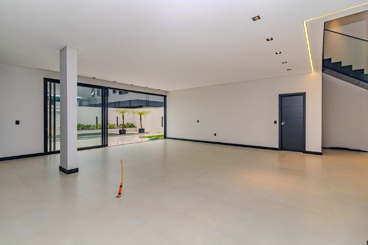 Casa de Condomínio de 5 quartos, 413m² no bairro Santa Regina, em Camboriú | Eu Corretor