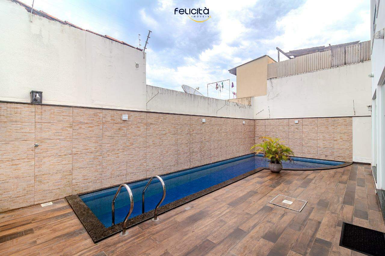 Casa de 4 quartos, 300m² no bairro Centro, em Balneário Camboriú | Eu Corretor