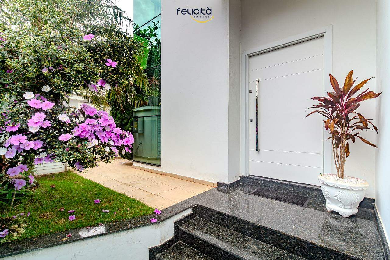 Casa de 4 quartos, 300m² no bairro Centro, em Balneário Camboriú | Eu Corretor